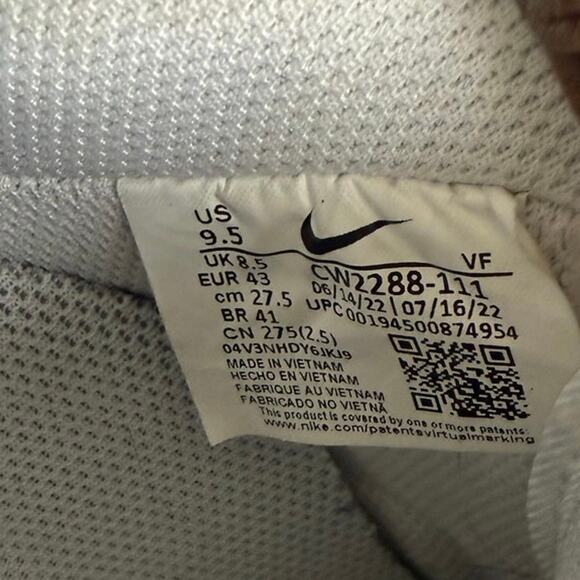Athletic_Shoes
